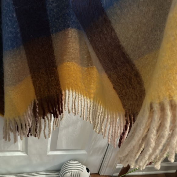 Lane Bryant Relaxed Open-Front Hooded Poncho, One Size in Buffalo Check. NWOT - Picture 10 of 16